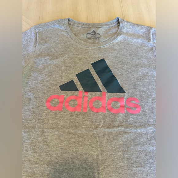 Adidas Women’s Crewneck Amplifier Tee - Grey w Pink/Blue Logo - Size M - Picture 6 of 9